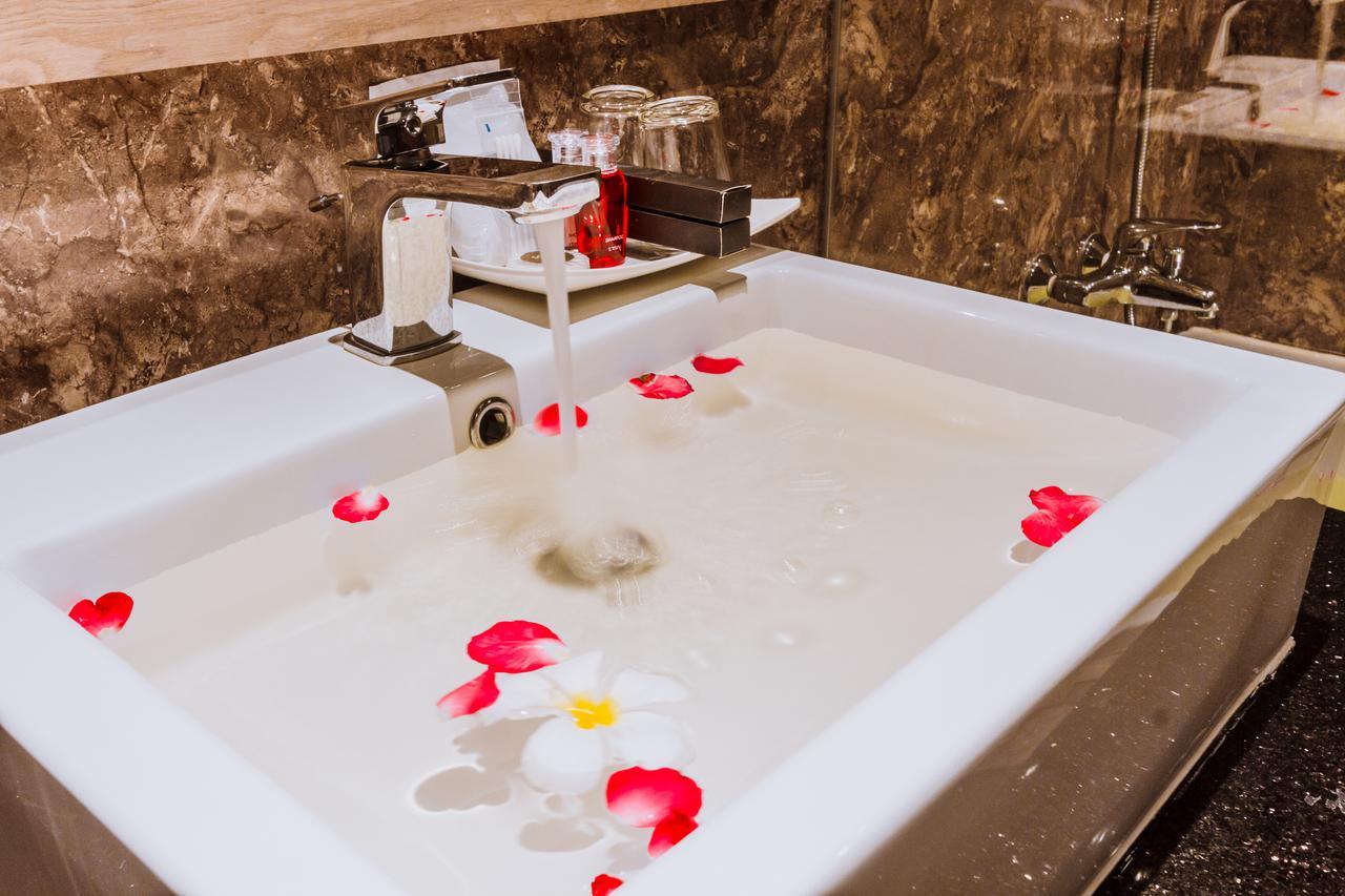 Airport Beach Hotel Phuket - Sha Extra Plus Nai Yang Beach Εξωτερικό φωτογραφία